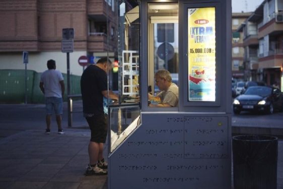 Čovjek ove godine osvojio dva miliona dolara a prošle jedan na lutriji “greb-greb”