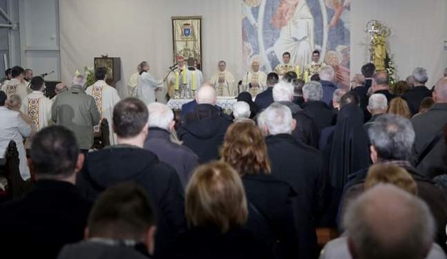 Danas katolički Uskrs, kardinal Bozanić: Mir potreban svima, da nam Bog da činiti dobro