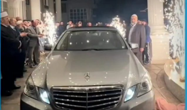 Hodža za odlazak u penziju dobio novog Mercedesa