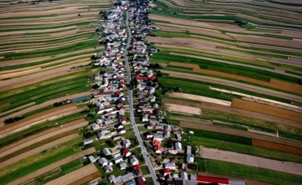 U ovom selu svi žive u jednoj ulici a njena dužina je 9 km