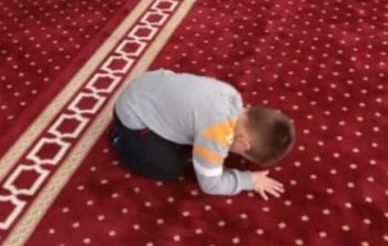 ZAŠTO I KAKO SE KLANJA TESBIH NAMAZ?