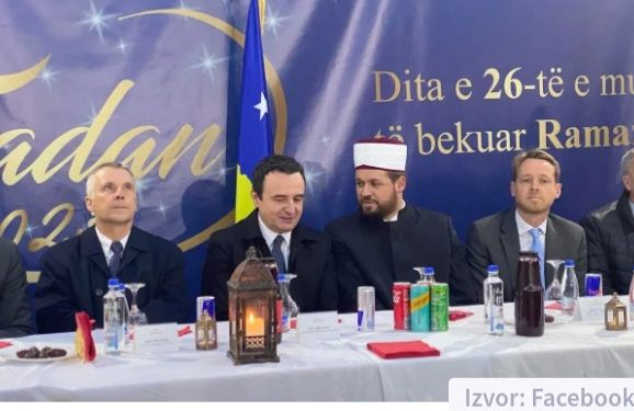 Zvaničnici Kosova na iftaru, Osmani i Konjufca u Skuoštini- Kurti i ambasadori kod imama Maljićija