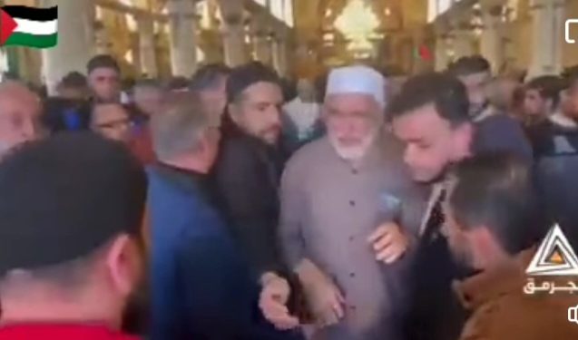 Vođa Islamskog pokreta u Palestini, šeik Salah dočekan u džamiji Al Aksa VIDEO