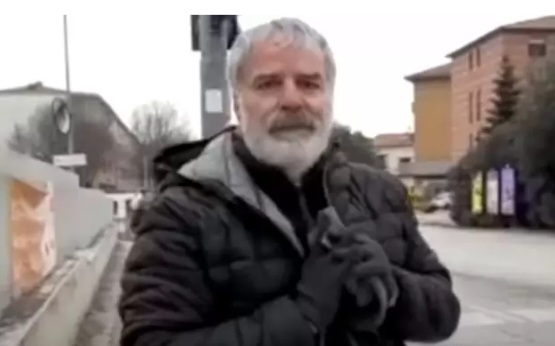 Beskućnik na ulici ogrebao srećku i dobio 300.000 eura, ali zbog jednog razloga 3 godine čeka podizanje