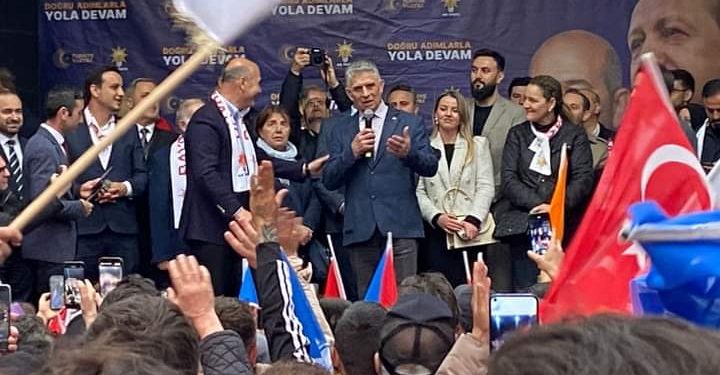 Rukovodstvo SDA na skupovima u Istanbulskim opštinama daje podršku Erdoganu VIDEO