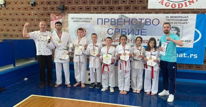 Karate klub Sjenica ostvario vrhunski rezultat na Prvenstvu Srbije u Jagodini, Zenoviću zlato