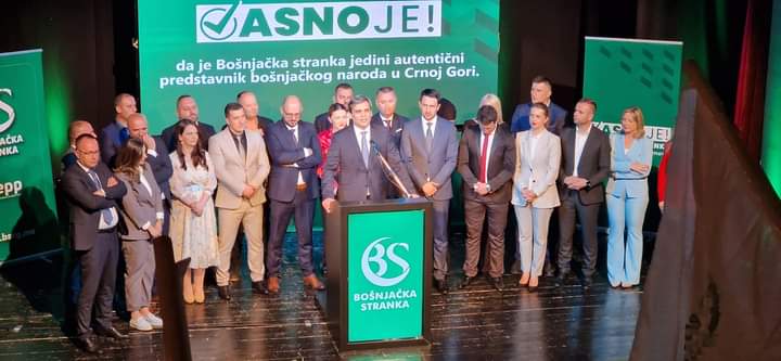 Na parlamentarnim izborima u Crnoj Gori 15 lista, prva na listiću je Bošnjačka stranka