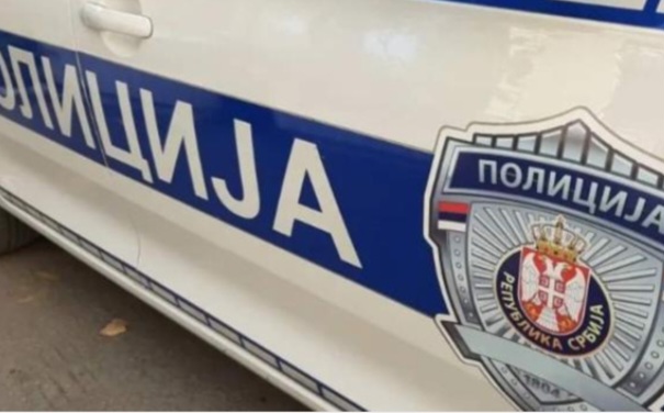 Čovjek prevozio ranjenog muškarca, a policija jurila za njim misleći da bježi