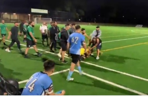 Hais na utakmici u Australiji, sudiji izbio 4 zuba i polomio vilicu VIDEO