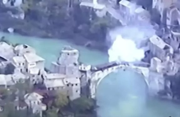 Objavljen snimak rušenja Starog mosta do sad neobjavljen, napravila ga Hrvatska vojska