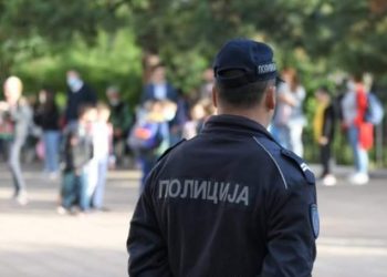 U svim školama u Srbiji od danas prisutni policajci, i u tržnim centrima i javnim površinama⁶