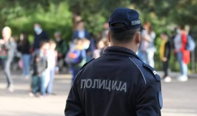 U svim školama u Srbiji od danas prisutni policajci, i u tržnim centrima i javnim površinama⁶