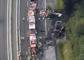 U teškoj saobraćajnoj nesreći u Njemačkoj učestvovali autobus i 2 kamiona FOTO