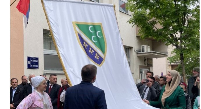 Svečano podignuta zastava na jarbol uz intoniranje himne sandžačkih Bošnjaka VIDEO