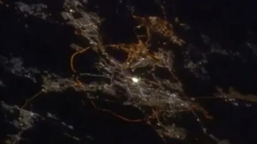 Astronaut UAE- a snimio iz svemira Meku i Medinu u noći Lejletul- kadr VIDEO