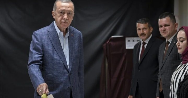 Otvorena biračka mjesta u Turskoj. Erdogan glasao u Istanbulu: Pokažimo snagu turske demokratije