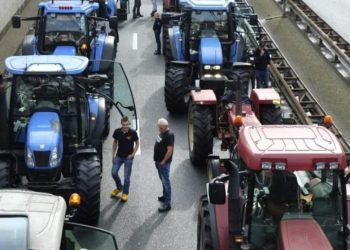 Poljoprivrednici najavili od petka totalni štrajk, odbili razgovore sa Vučićem