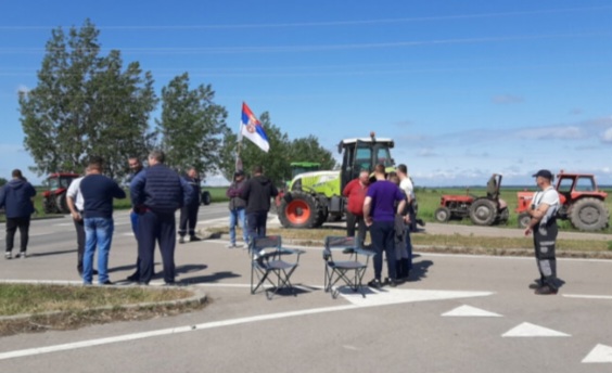 Poljoprivrednici izašli na ulice umesto na njivu