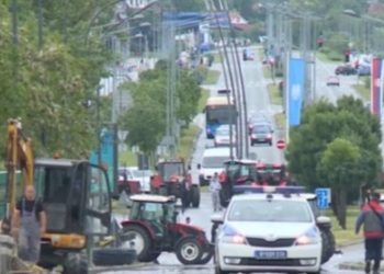 Četvrti dan protesta poljoprivrednika u centralnoj Srbiji i Vojvodini, stižu u Beograd
