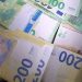 Na proslavio 80. rođendana donio odluku da u vazduh baci preko pola miliona dolara, ljudi u čudu kupili novac