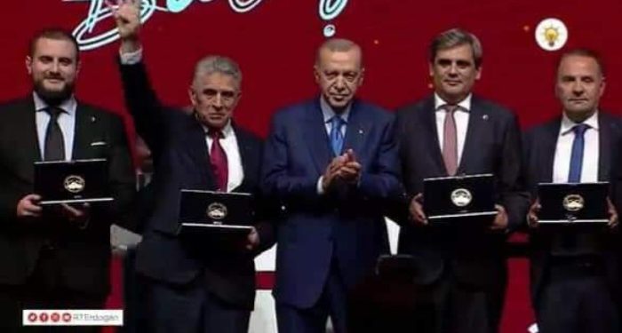 Predstavnici svih Bošnjačkih stranaka  u Istanbulu daju podršku Erdoganu u drugom krugu
