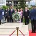 Državno rukobodstvo Kosova položilo vijence na grob Rugove, Demaćija i NATO vojnika