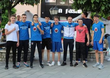 Bokseri Novog Pazara održali javni sparing na Trgu Srđana Aleksića VIDEO