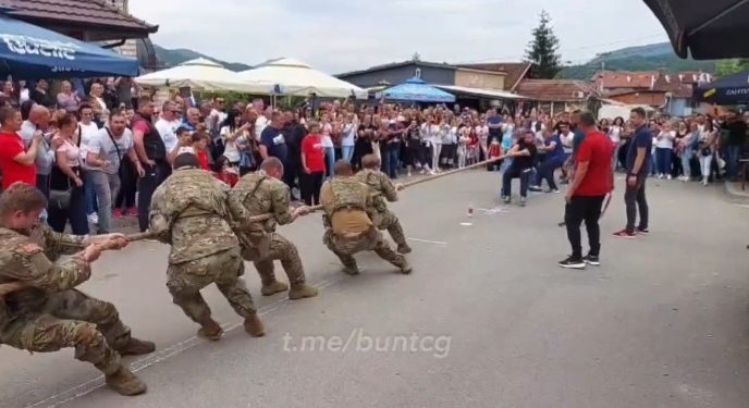 Srbi iz Leposavića i priparnici Kfora nadvkačili konopac VIDEO