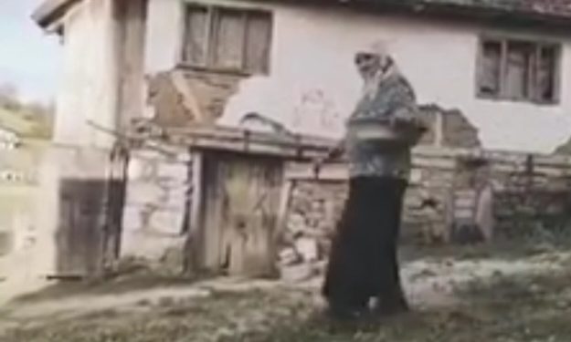 Roditelje niko ne može zamjeniti zato ih čuvajte, oni koji ih nemaju znaju kako je to VIDEO