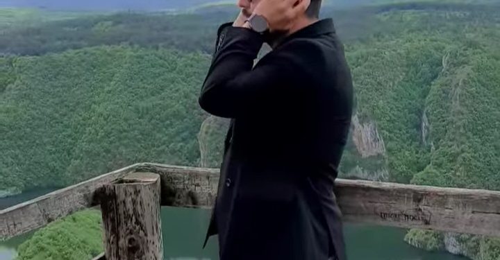 Prelijepi ezan musafira iz Turske sa vidikovca Molitva iznad Uvca VIDEO