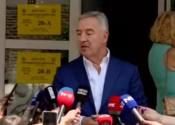 Đukanović glasao, novinar N1 ga pitao da li bi išao u koaliciju sa Milom iz 1992.