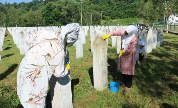 Rodbina žrtava genocida u Srebrenici nezadovoljni odštetama Holandije, ne mogu oprati odgovornost