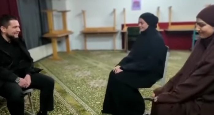 Emotivan prelazak na Islam dvije mlade Njemice VIDEO