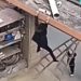 Dječakova reakcija oduševila svijet, kada je spasio ženu kojoj su pale merdavine VIDEO