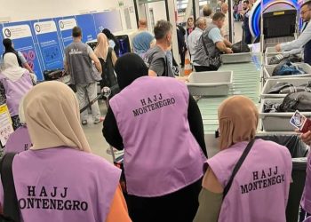 Sa međunarodnog aerodroma u Tirani krenulo 218 hadžija iz Crne Gore