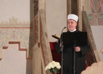 Kavazović u Begovu džamiju održao bajramsku hutbu: Radimo na podizanju porodice i sloge, podjele i izolacije štetne
