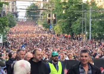 Deveti protest “Srbija protiv nasilja” održan u nekoliko gradova, blokiran i auto-put VIDEO