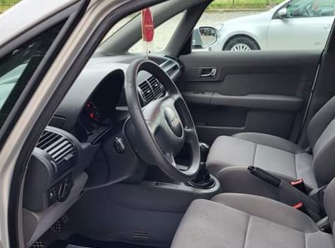 Šta je opasno držati u auto na visokim temperaturama, šta može čak i da eksplodira