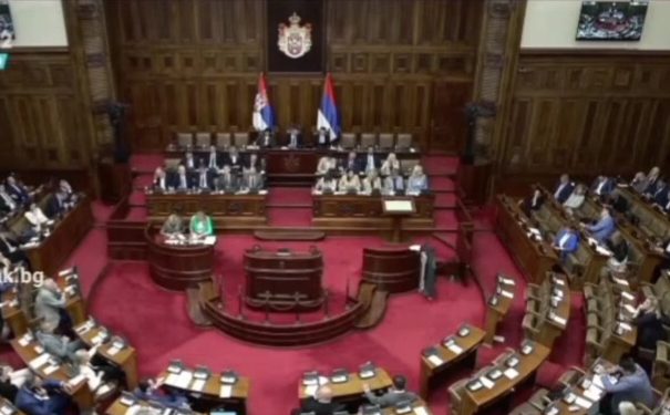 SAD uvele sankcije Vulinu zbog trgovine narkiricima i oružjem, za to vrijeme Skupština smenila Bastu