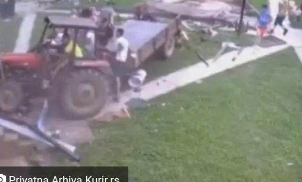 Maloljetnik traktorom sleteo s puta, pa uleteo u dvorište! Petoro teško povrijeđeno