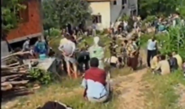 16. juli slave  Bošnjaci koji su preživjeli genocid, kada su stigli u Nezuk VIDEO