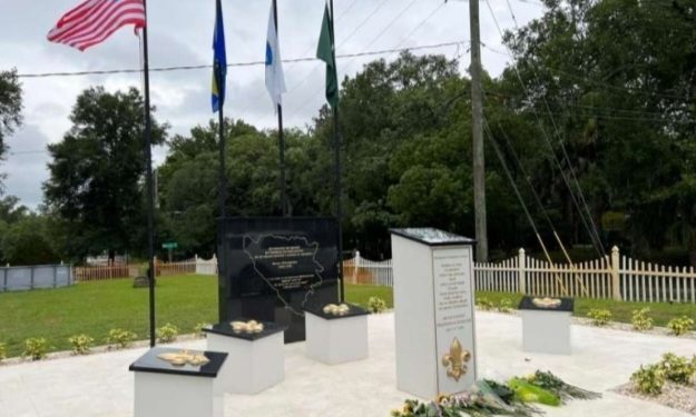 Na Floridi otkriven spomenik žrtvama  genocida u Srebrenici