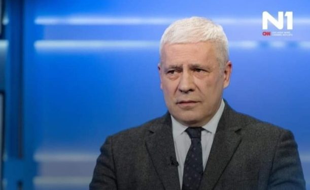 Tadić: Otimanje članova i prelazak u druge stranke ide na ruku Vučiću