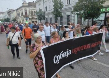 U nekoliko gradova održane protestne šetnje “Srbija protiv nasilja”