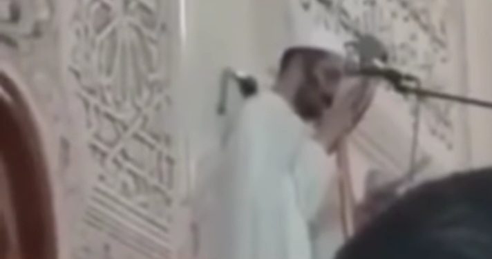 Imam džamije u Maroku preselio dok je držao hutbu petkom  VIDEO