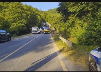 Teška saobraćajna nesreća kod Bisteice, jedna žena stradala dok je više lica povređeno