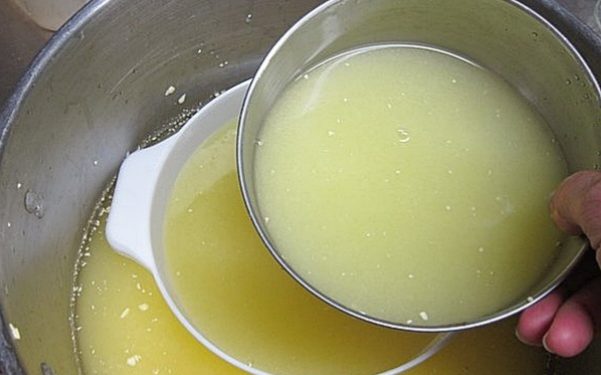 Za šta je sve dobra SIRUTKA: Kako se pravi, pije i dozira