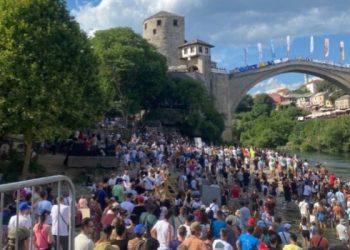 U Mostaru  počeli 457. po redu tradicionalni skokovi sa Starog mosta