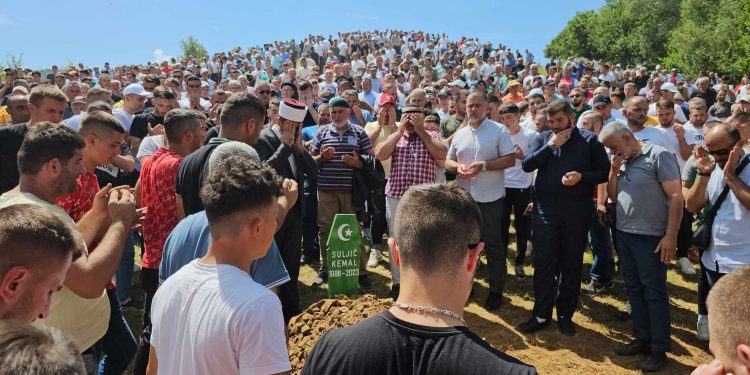 U rodnom Dolovu klanjana dženaza Kemalu, cijelo selo i okolina ga žale i lijepe riječi o njemu