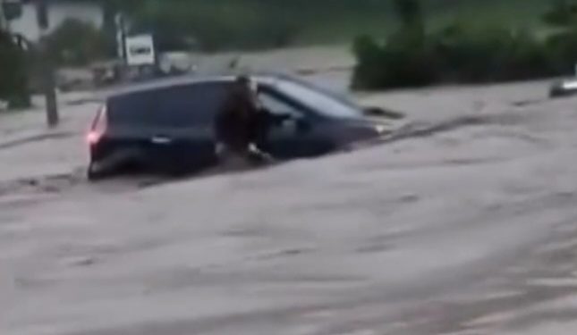 Poplave i klizišta zahvatile Sloveniju, upozorenje za čitav region VIDEO